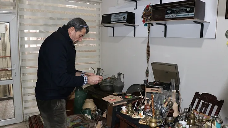 Malatyalı müzisyen bir anahtar ile başladı, şimdi antika dükkanı açtı