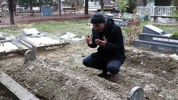 Yaşlı çifti ölüm bile ayırmadı!