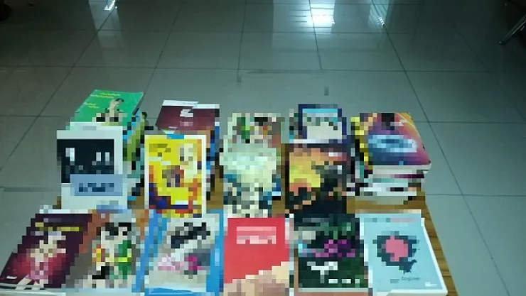 95 bandrolsuz kitaba el konuldu