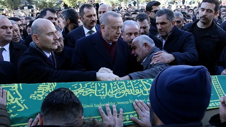 Cumhurbaşkanı Erdoğan, depremde hayatını kaybedenlerin cenaze törenine katıldı!
