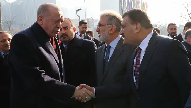 Cumhurbaşkanı Erdoğan, Malatya standını gezdi