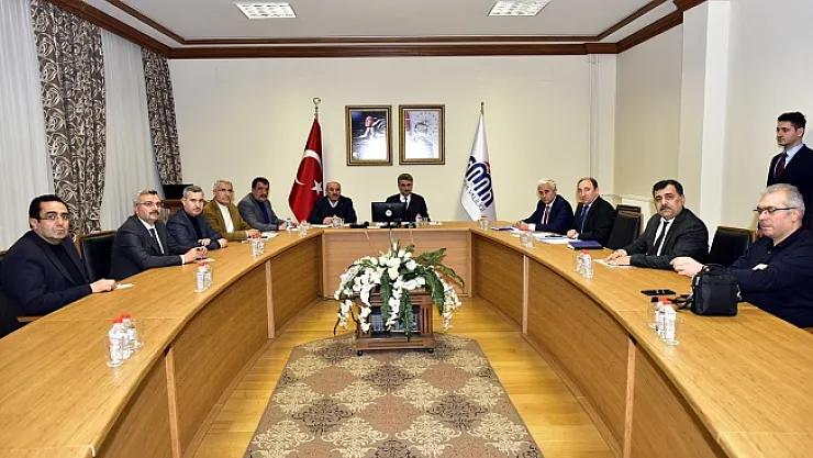 Depremde ağır hasar alan 37 bina yıkılacak!