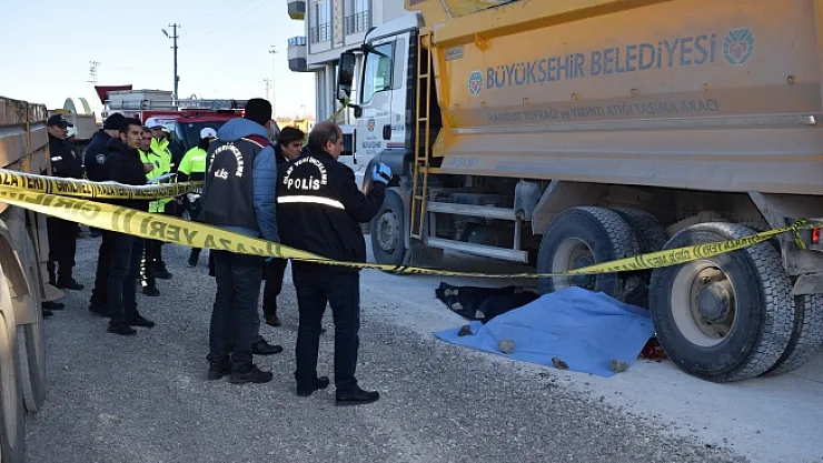Malatya'da feci ölüm: Hafriyat kamyonu belediye işçisini ezdi!