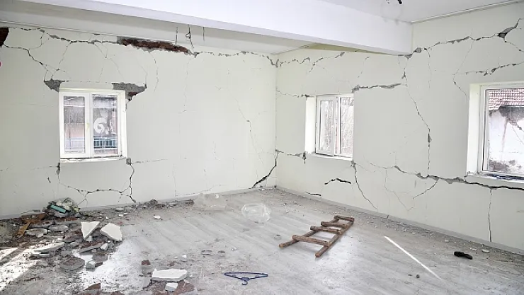 Malatya'da 4 bin 128 konut ağır hasar gördü!