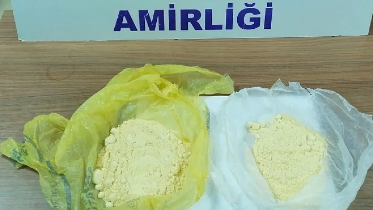 Taksiden indi kaçmaya başladı, üst aramasında uyuşturucu ele geçirildi