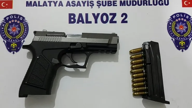 Uyuşturucu ve silahlar ele geçirildi!