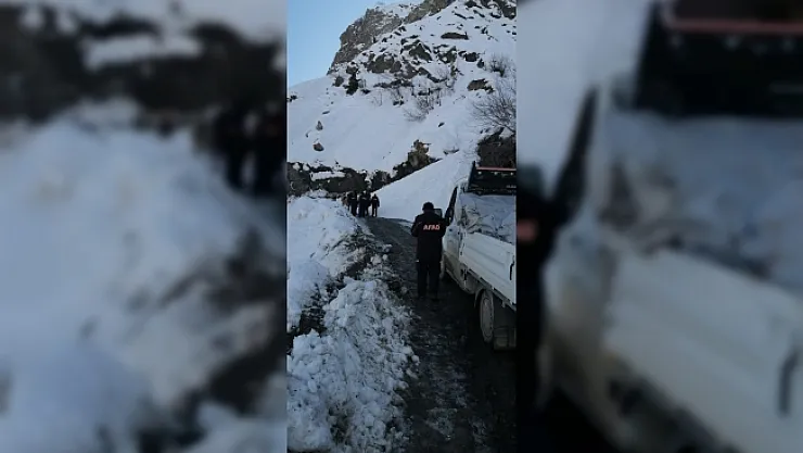 Yardım konvoyu çığ nedeniyle yolda mahsur kaldı!