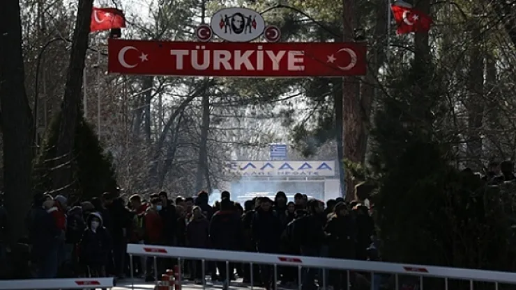 Kapılar açıldı! Mülteciler akın akın Avrupa'ya gidiyor...