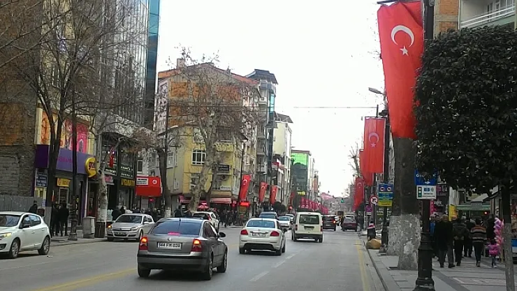 Malatya'da caddeler Türk Bayrakları ile donatıldı!