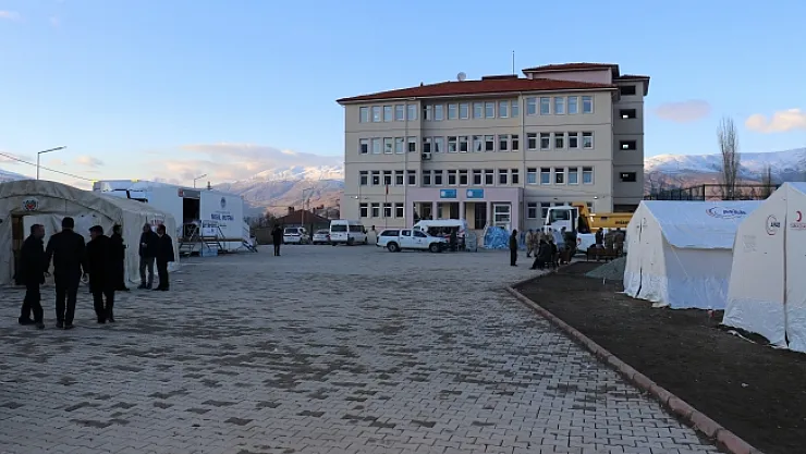 Malatya'daki depremzedeler konteyner kent istiyor!