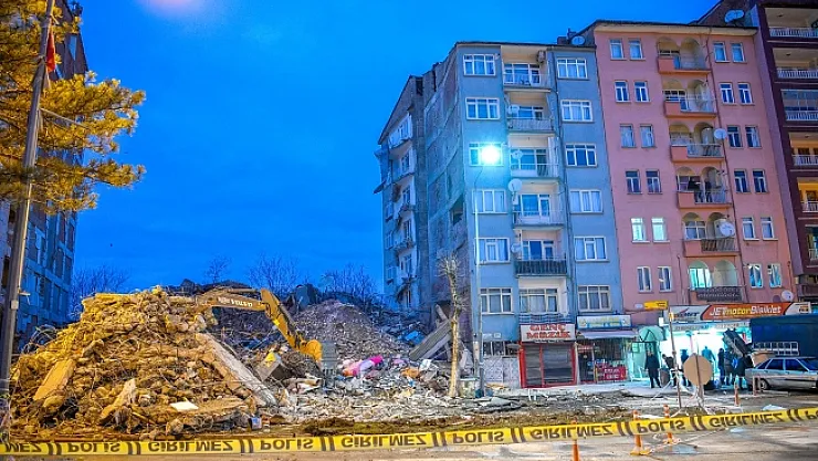 Malatya'da acil yıkılacak 20 bina bulunuyor