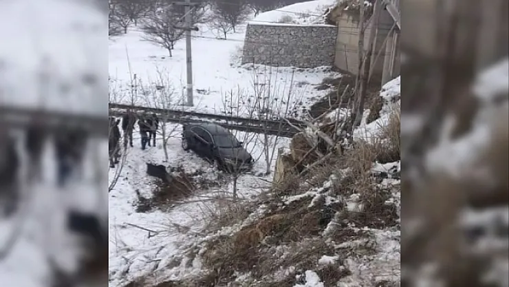 Otomobil köprüden kayıp şarampole uçtu: 1 yaralı