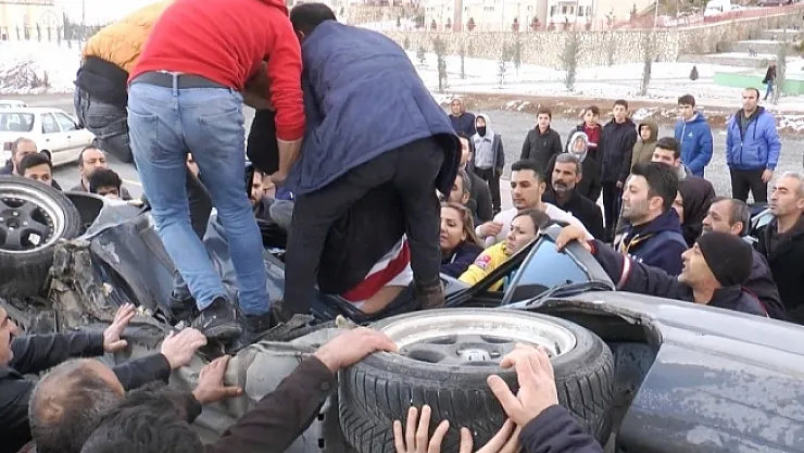 TOKİ yolunda kaza, devrilen aracın içinde sıkıştılar…