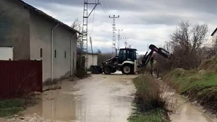 Akçadağ'da sel! Dereler taştı, evleri su bastı...