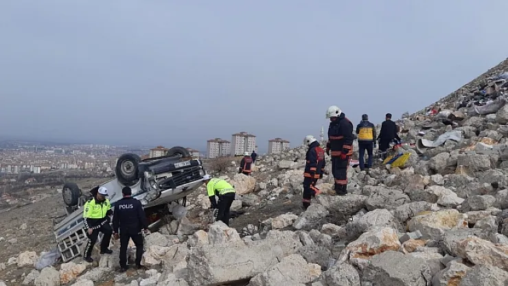 Kamyon şarampole devrildi, sürücü hayatını kaybetti!..