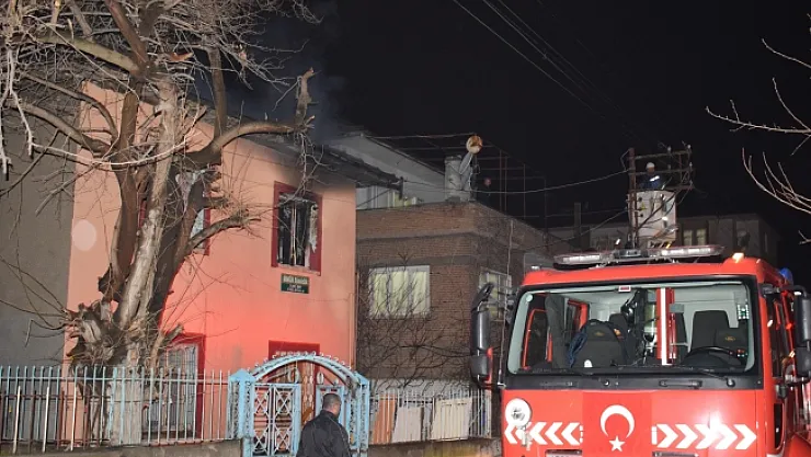 Malatya'da korkunç olay! Babasıyla tartışan şahıs evi ateşe verdi!