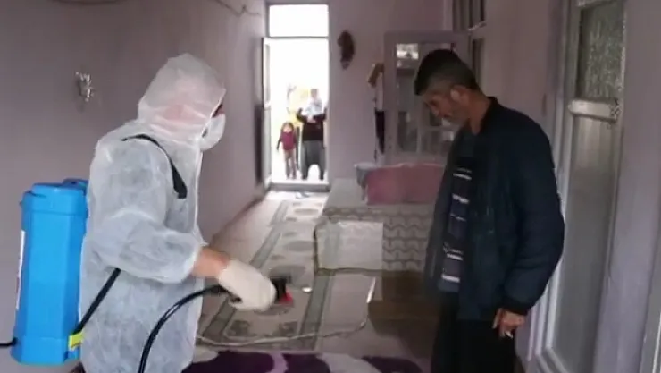 Malatya'da şaşırtan olay! Ekipler vatandaşları dezenfekte etti
