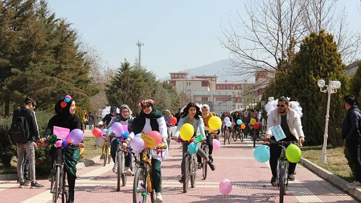 Pedallar, farkındalık turunda kadınlar için çevrildi...