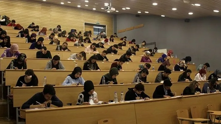 YÖK Başkanı açıkladı! Örgün eğitime ara, YKS'ye erteleme!