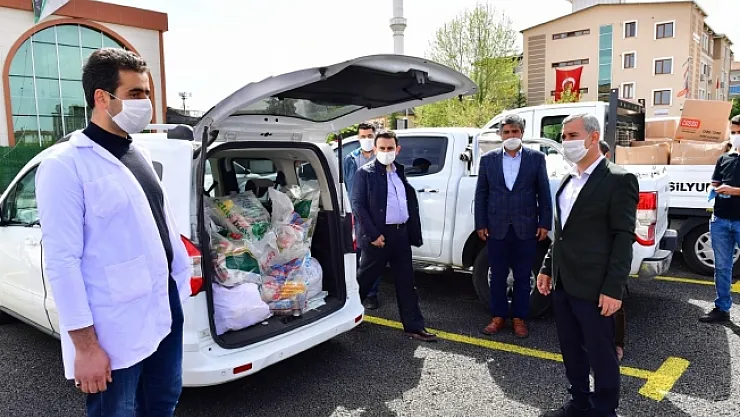 '200 ailemize gıda paketlerimizi teslim ettik'