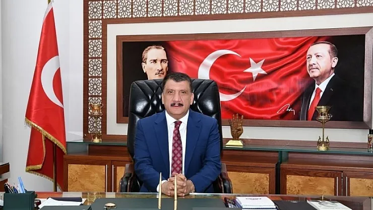 Belediye Başkanları Özal ve Fendoğlu'nu andı