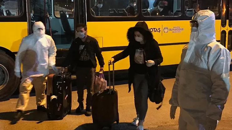 Cezayir'den 118 kişi uçakla Malatya'ya getirilerek karantinaya alındı!