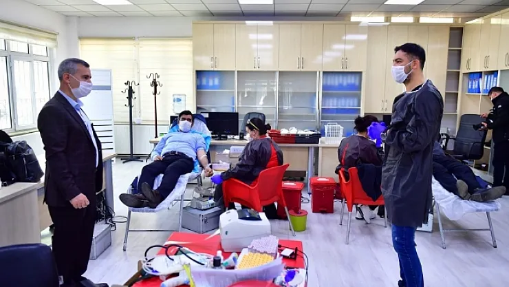 'Kan Ver Hayat Kurtar' kampanyasına destek