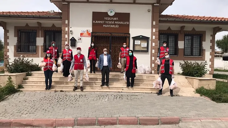 Kızılay'dan vatandaşlara ücretsiz ekmek