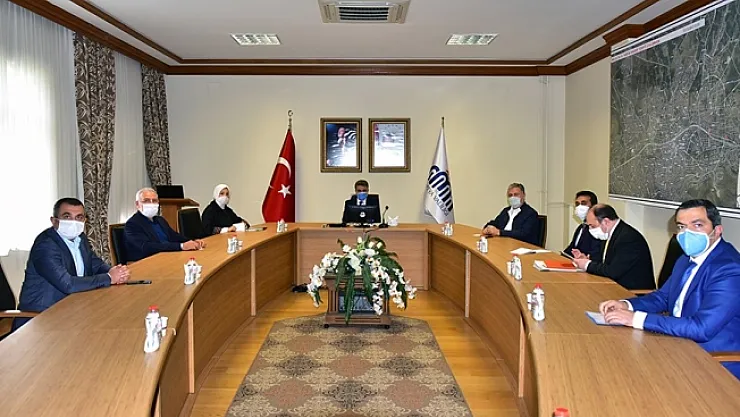 Malatya'da korona virüs salgını ile ilgili süreç ele alındı