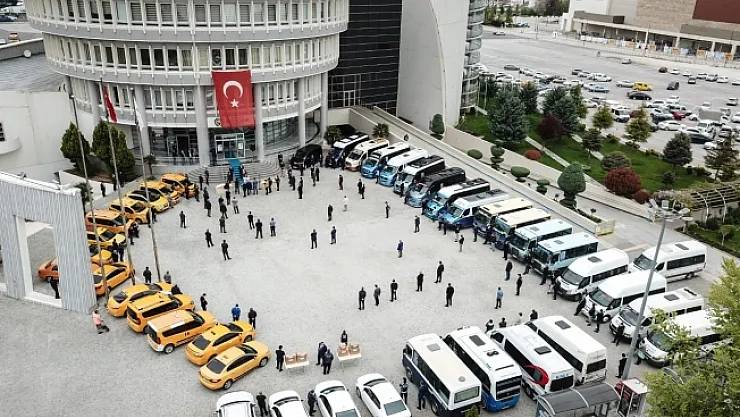 Minibüsçü ve taksici esnafına törenle maske dağıtımı yapıldı!