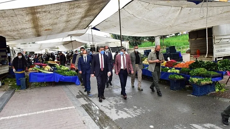 Pazar yerinde korona virüs denetimi