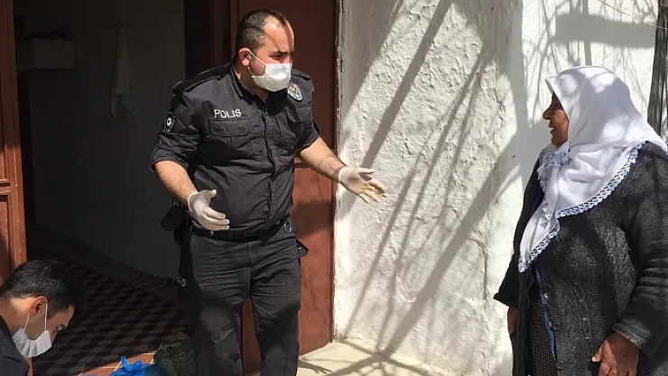 Polis ekipleri yaşlıların ihtiyaçlarını karşılıyor