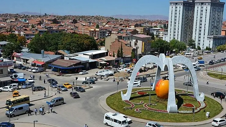 Yasak kalktı sokaklar hareketlendi