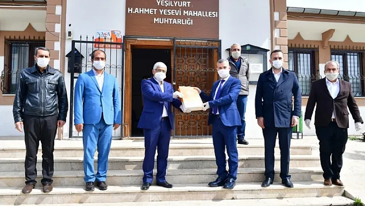 Yeşilyurt Belediyesi'nden muhtarlara sağlık kitleri