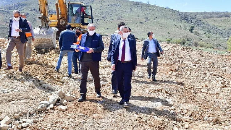 Yeşilyurt'ta yapılan ilk güneş enerji santrali 850 evin günlük enerjini karşılayacak