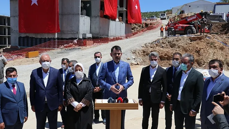 Bakan Kurum, Malatya'da yapılan deprem konutlarını inceledi