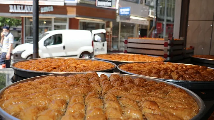 Bayram kısıtlamasına rağmen baklavaya yoğun talep