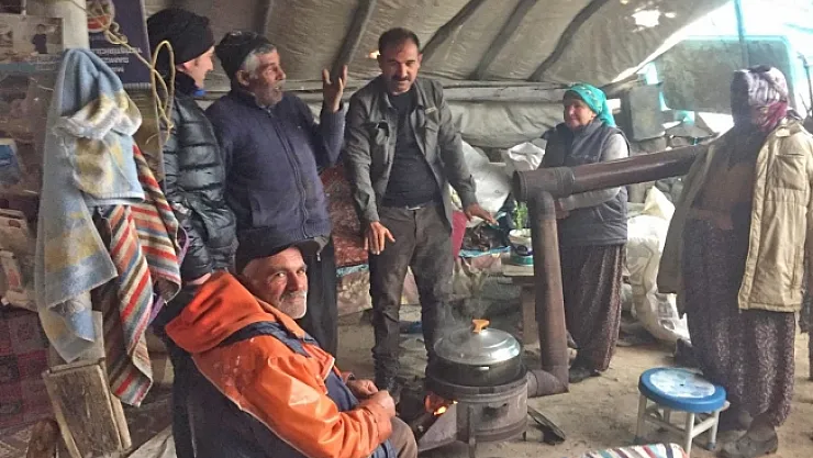 Mahsur kalan yaylacıların yardımına Büyükşehir Belediyesi koştu!