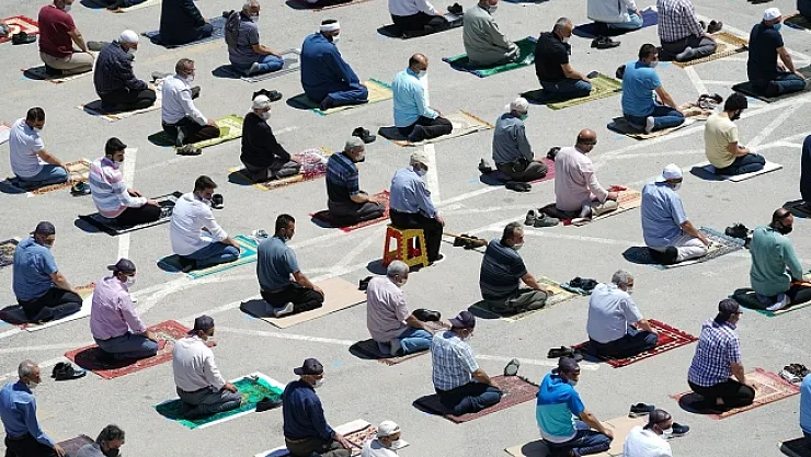 Camiler 74 gün sonra yeniden ibadete açıldı