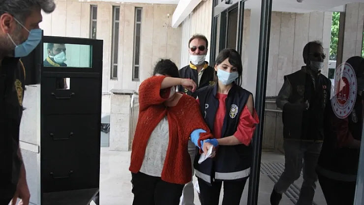 Kocasını bıçaklayarak öldürdü!