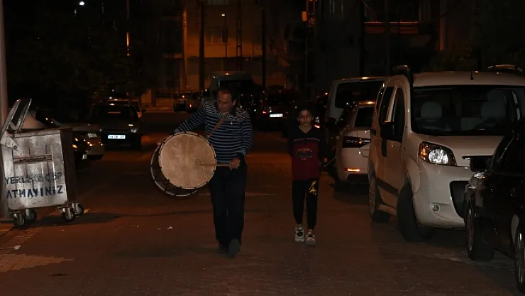 Kısıtlamanın gevşetilmesiyle ramazan davulcuları ortaya çıktı
