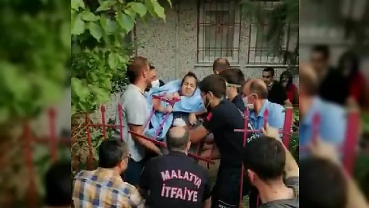 Küçük kız yürekleri ağza getirdi! Karnına demir korkuluk saplandı!