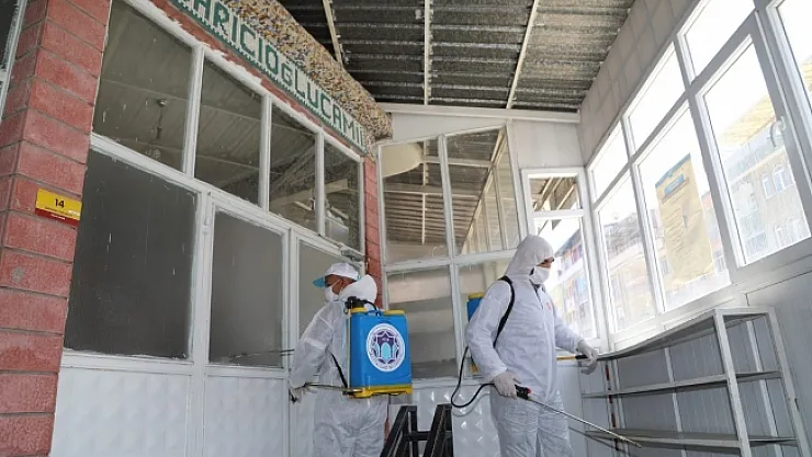 Malatya'da camiler Cuma Namazı'na hazırlanıyor