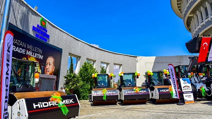 Büyükşehir Belediyesine son teknolojili iş makineleri