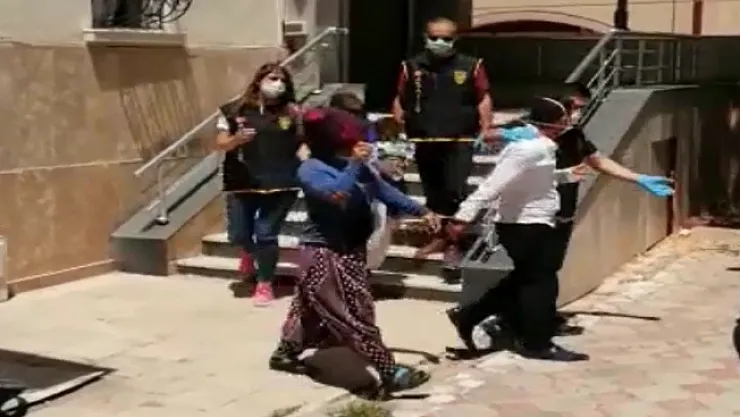 Eve girip 50 bin TL'lik altın çaldılar! Yakalandılar...