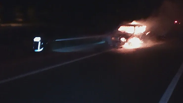 Malatya'da otomobil cayır cayır yandı!