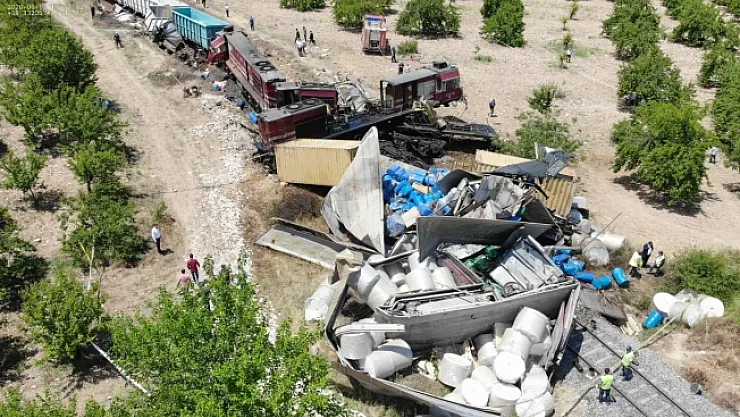 Tren kazasında &quotizinsiz hareket" iddialarına yalanlama