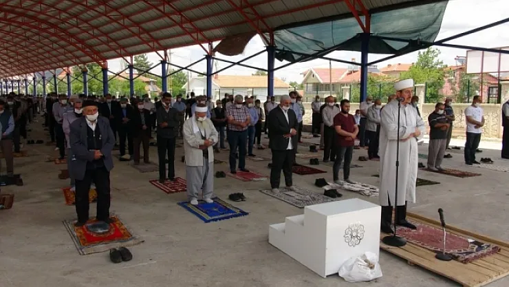 Vahap Küçük için Doğanşehir'de gıyabi cenaze namazı kılındı!