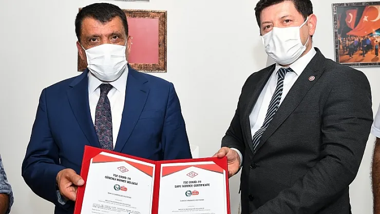 Covid-19'a karşı ilk güvenli hizmet belgesi Malatya'ya verildi