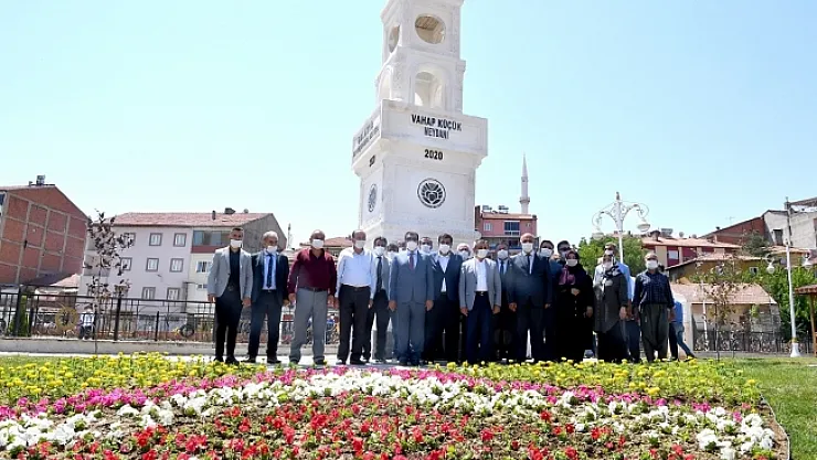 Doğanşehir'de Vahap Küçük Meydanı hizmete girdi!